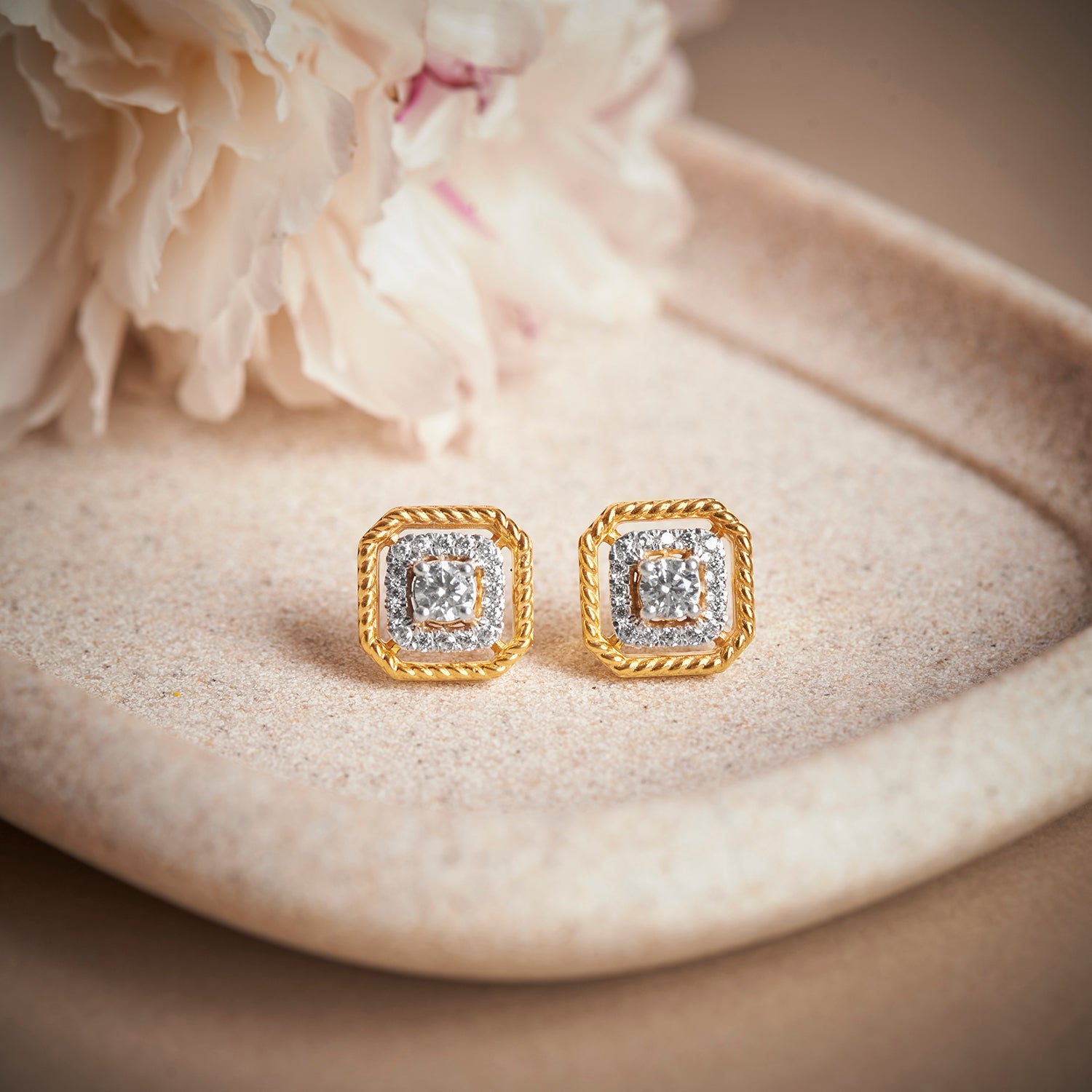 Sabrina Solitaire Earring